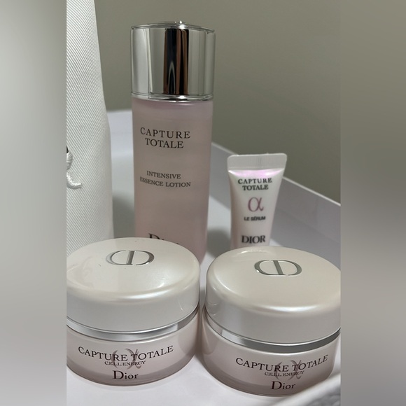 New/ unused Dior bucket pouch bag with 4 gifts - Picture 5 of 10